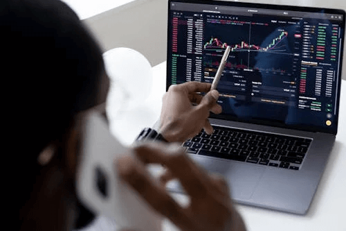 Safe Finvics comunitate și sprijin